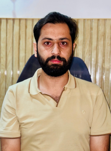 Dr Zeeshan Arif